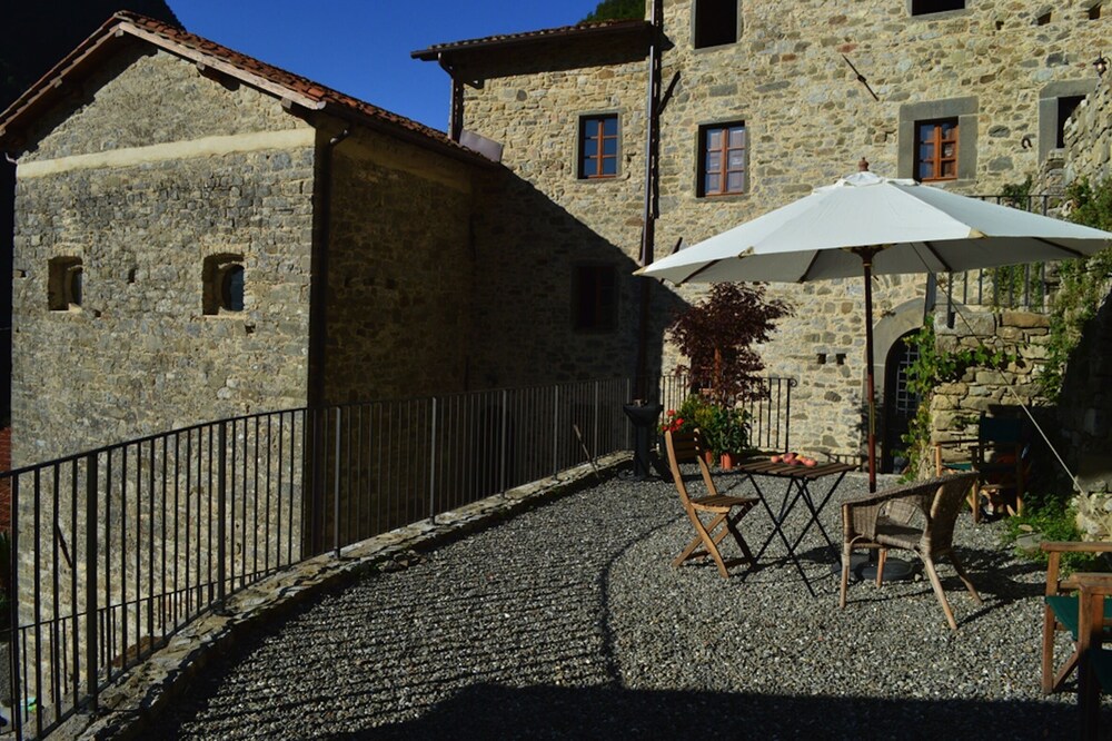 Stunning restored 13th century monastery with banquet hall in glorious location