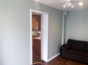 TV - Seaside - 4+Bedroom house, w/6 beach badges & parking - walk to beach (Seaside Heights)