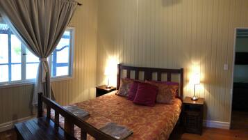 3 Schlafzimmer, Bügeleisen/Bügelbrett, Bettwäsche