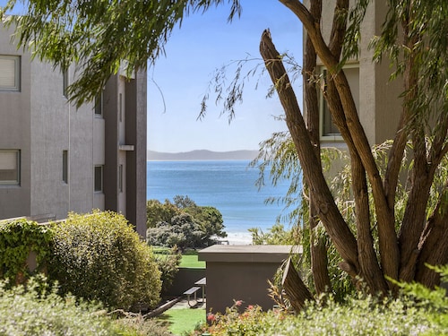 Cumberland Resort Lorne private Apartment near beach, pool, spa, tennis, shops