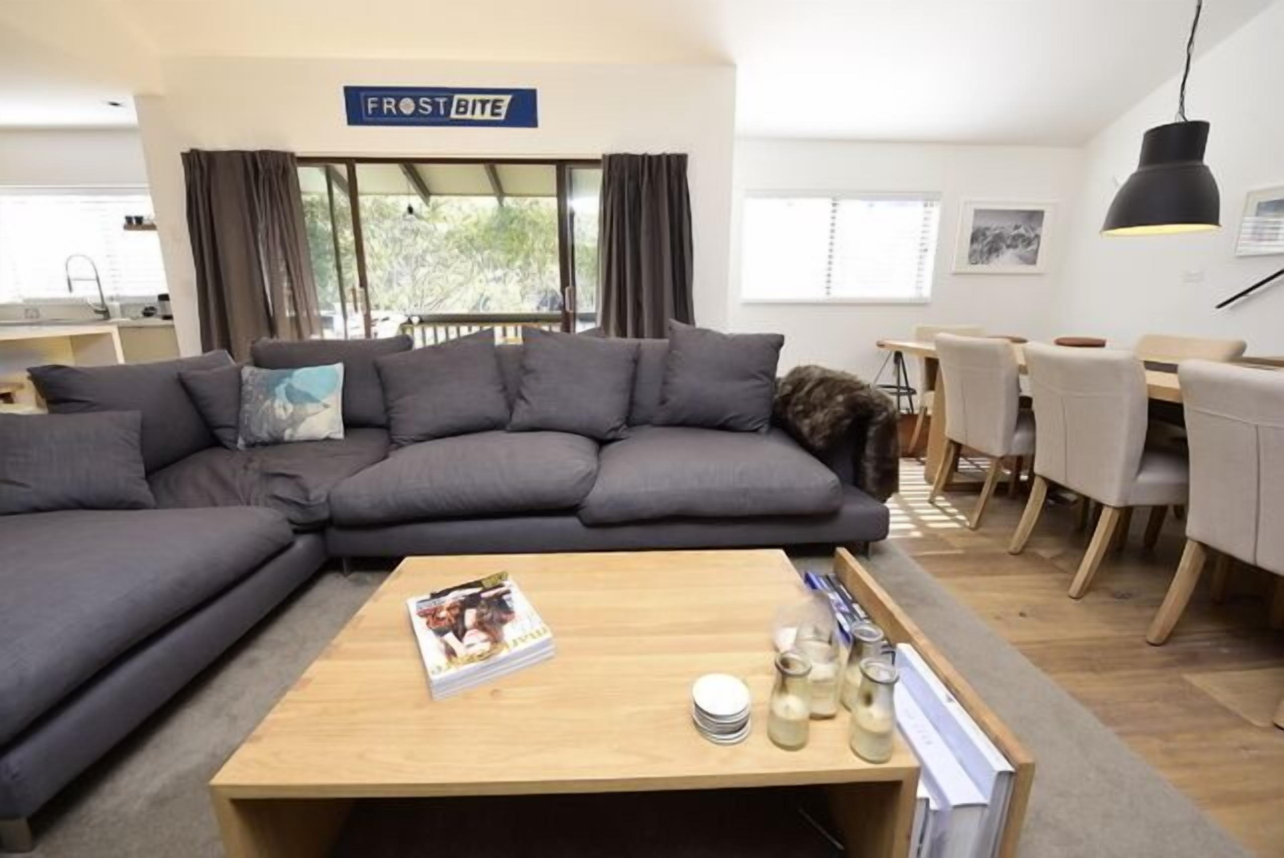 Thredbo Penthouse Aprmt (suitable for 2 families) \nCentral Village Location — image 11