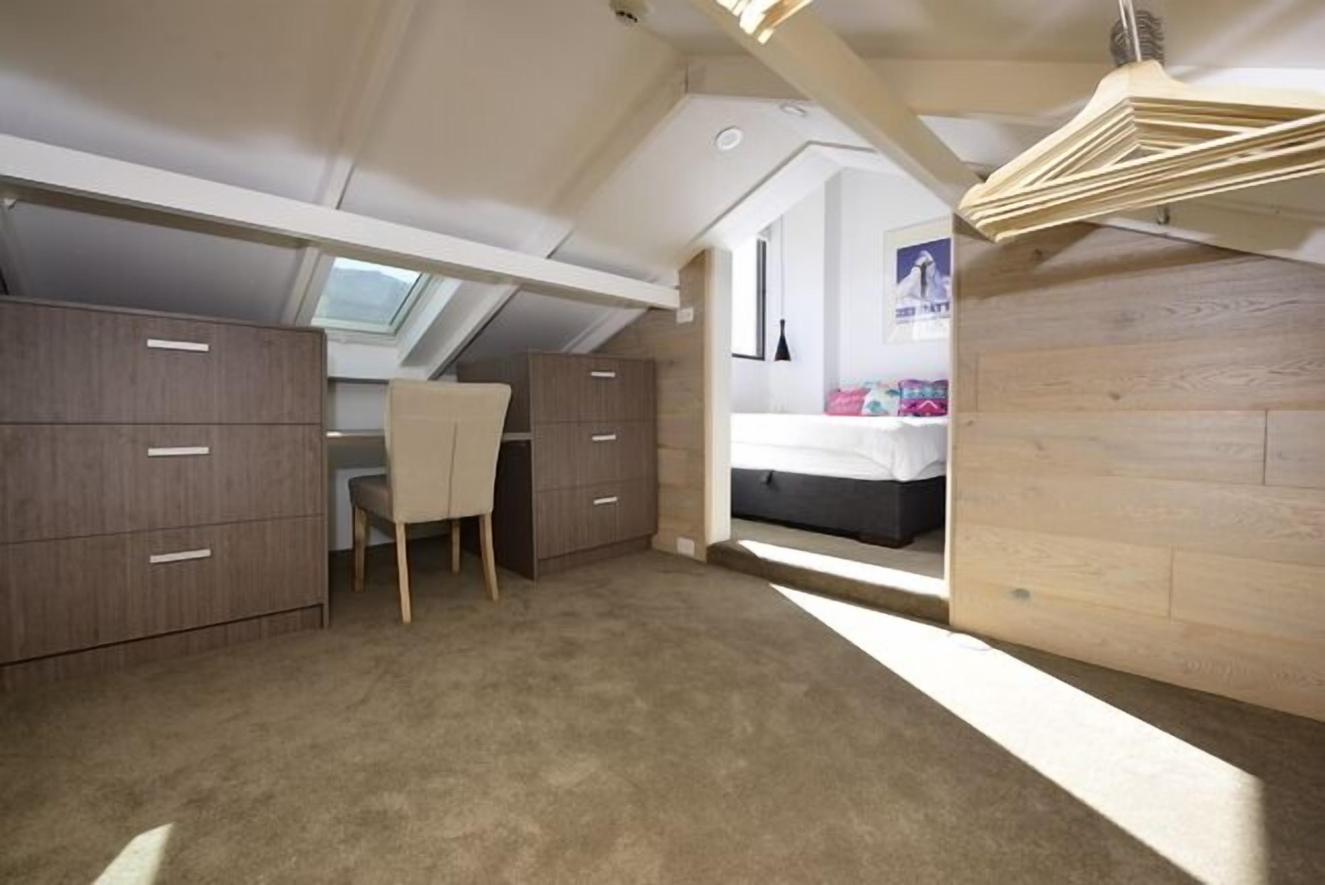 Thredbo Penthouse Aprmt (suitable for 2 families) \nCentral Village Location — image 15