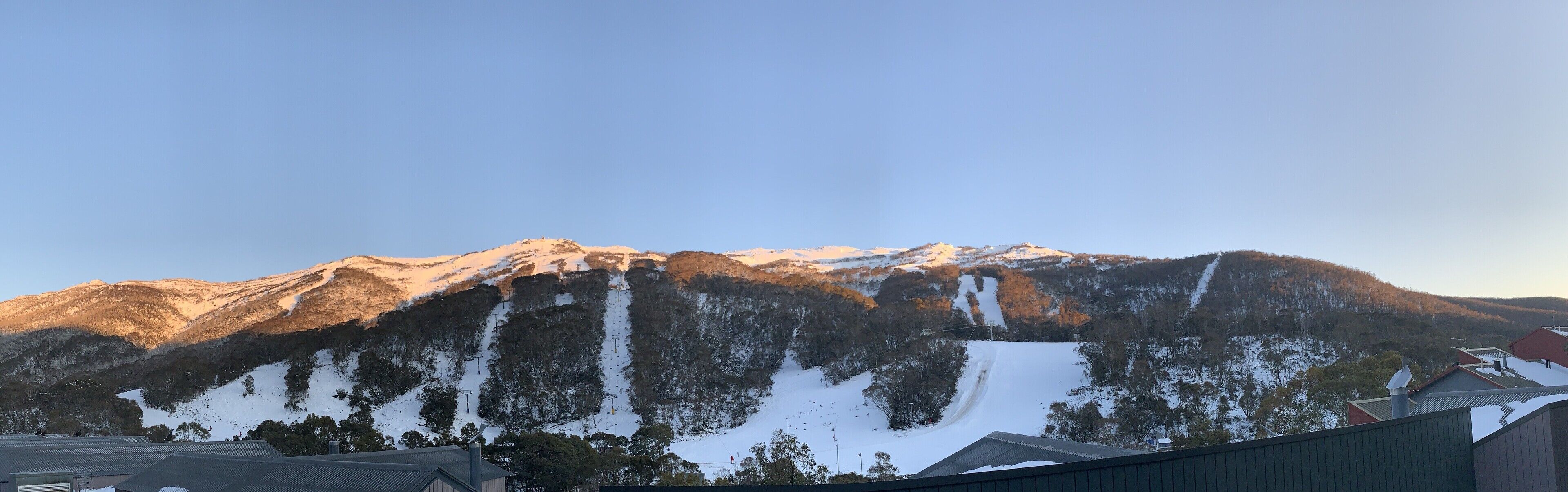 Thredbo Penthouse Aprmt (suitable for 2 families) \nCentral Village Location — image 21