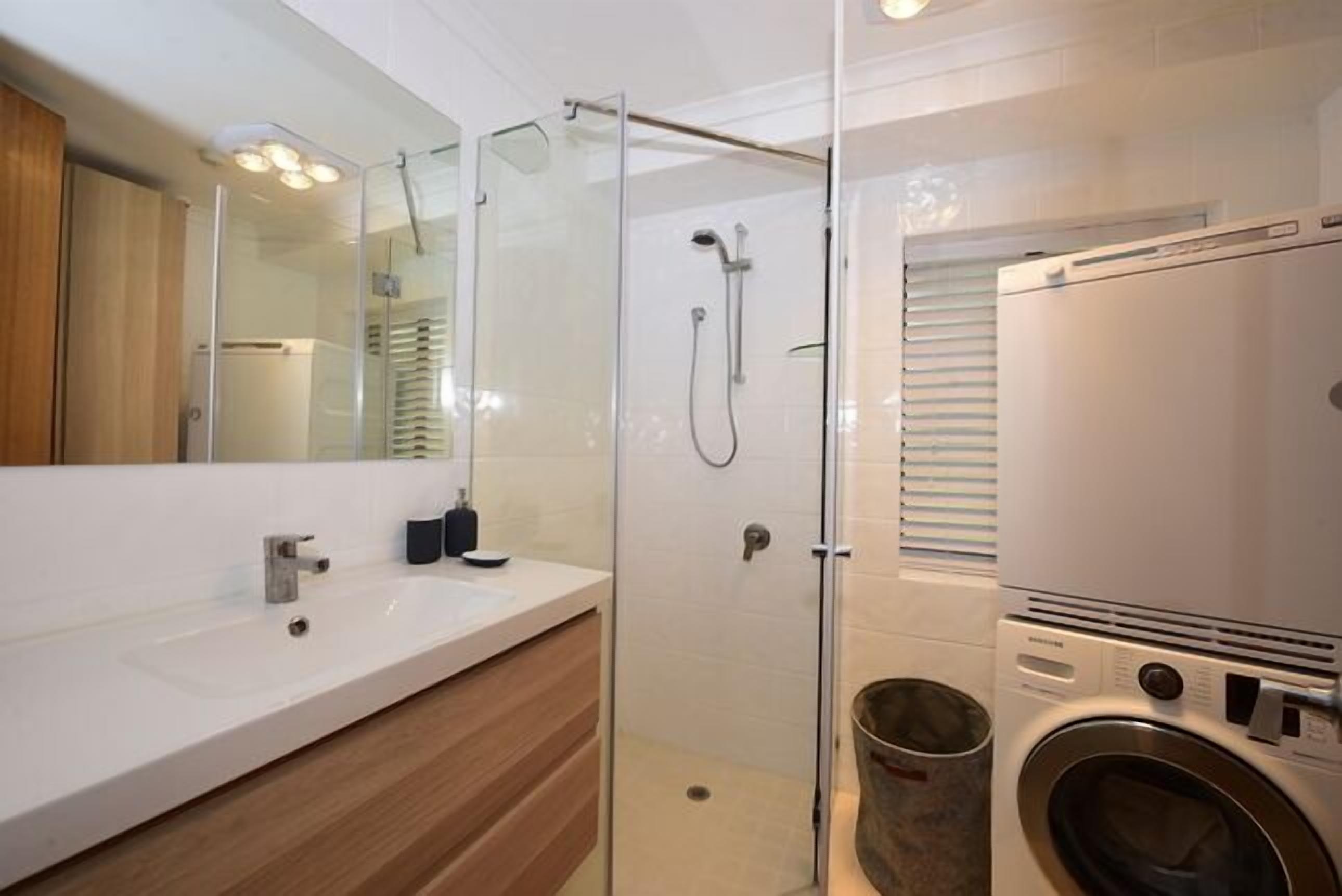 Thredbo Penthouse Aprmt (suitable for 2 families) \nCentral Village Location — image 19