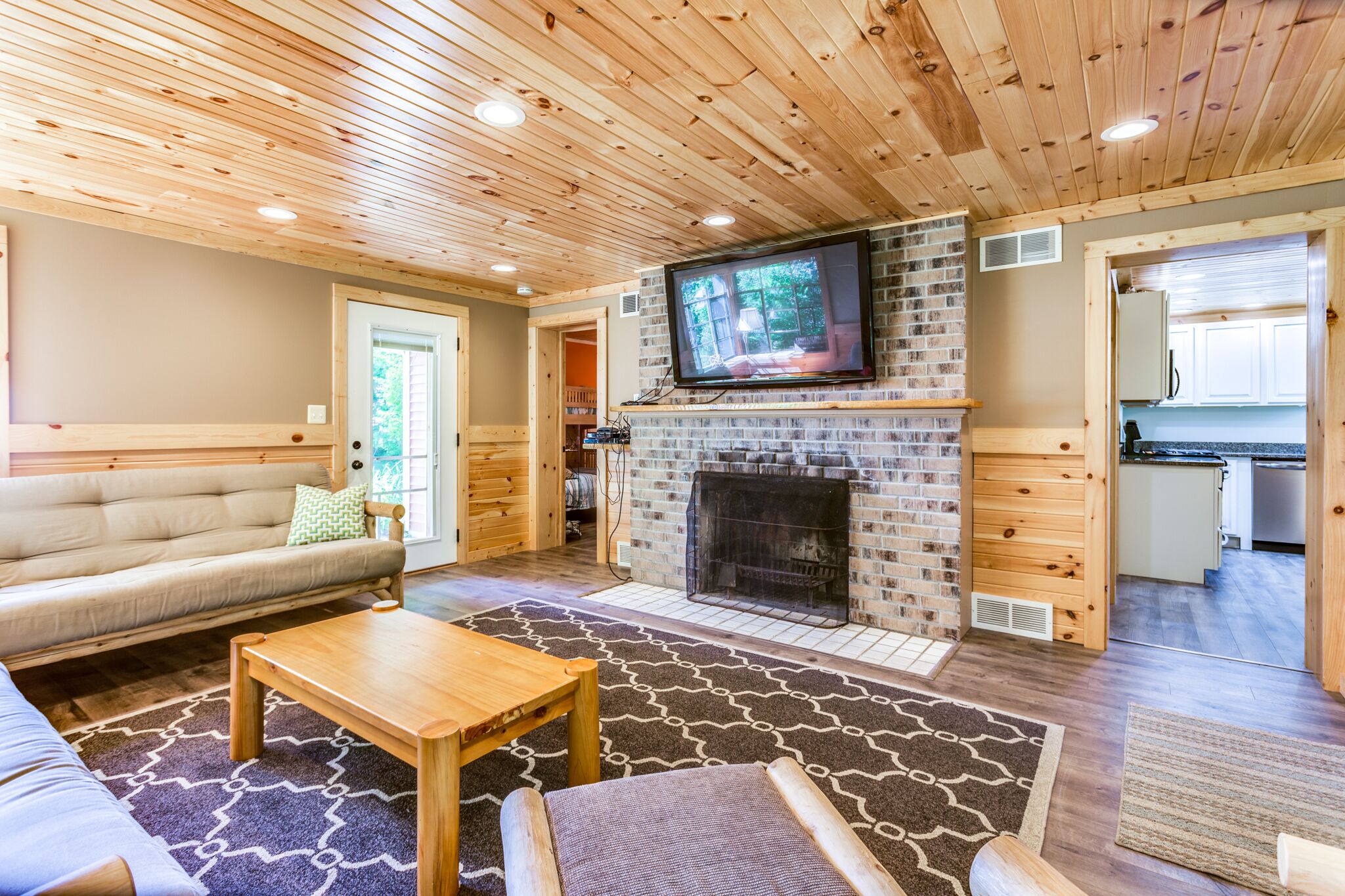 Cozy Red Cottage Located Directly Next Door From The Log Cabin