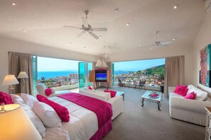 14 Schlafzimmer, Zimmersafe, Schreibtisch, Bügeleisen/Bügelbrett