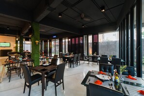 Dining - Modern House In Resort (Koh Samui)