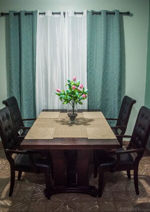 تناول الطعام