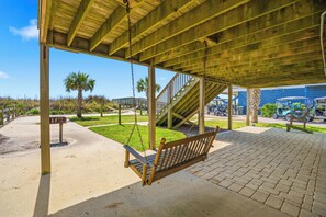 Property grounds - Living Beach 4, Pet Friendly, Oceanfront House in Cherry Grove with Hot Tub (North Myrtle Beach)
