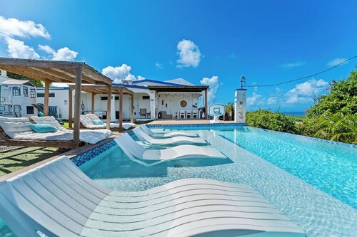 INFINITY POOL -  Ocean View & walk 5 min to beach , 5BR + 3Baths