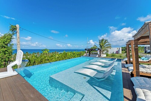 INFINITY POOL - Ocean View & walk 5 min to beach , 5BR + 3Baths