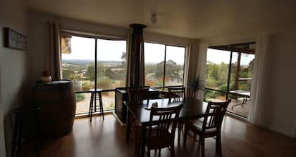 Clare View COTTAGE (pet friendly) Sleep 4