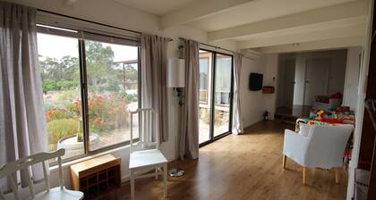 Clare View COTTAGE (pet friendly) Sleep 4