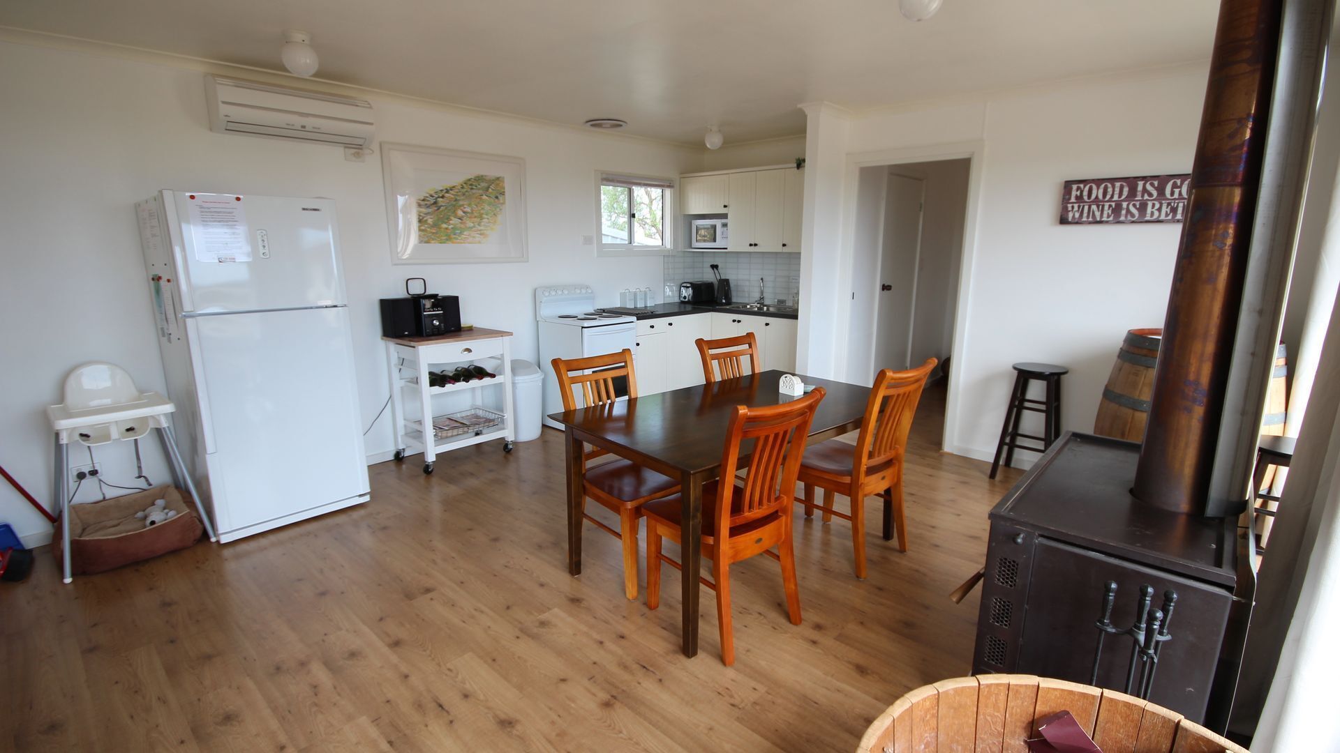 Clare View COTTAGE (pet friendly) Sleep 4 — image 4