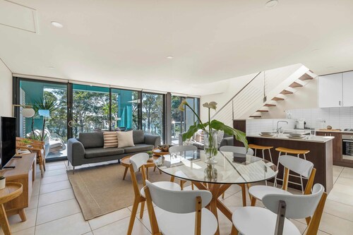 Bay Breeze at Huskisson with water views