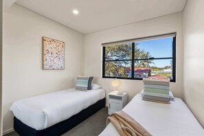 3 chambres, fer et planche à repasser, Wi-Fi, draps fournis