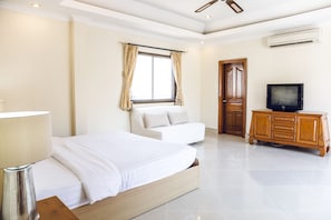 8 bedrooms, internet - 8bdr Avoca Pool Villas 172 (Muang Pattaya)