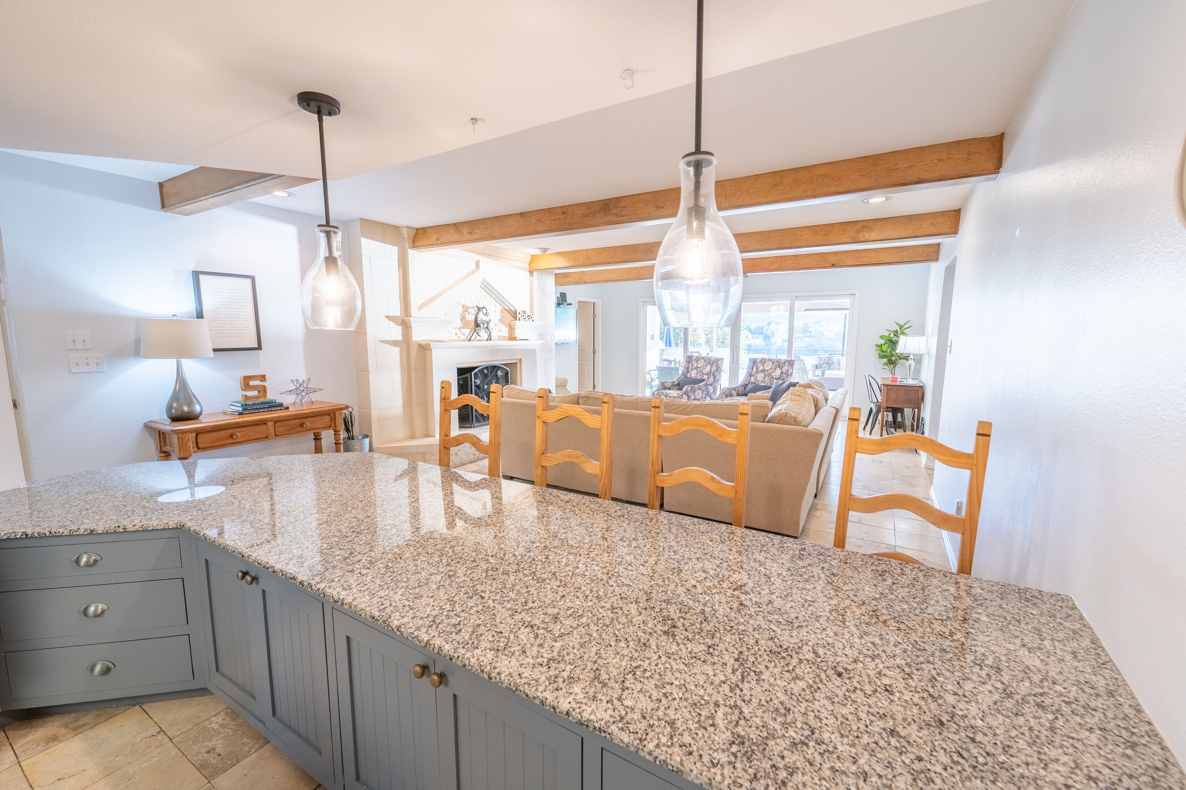 Packsaddle Paradise- Lakefront w/ Beach & Views