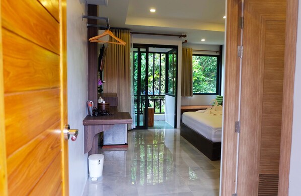 Superior Double Room with Balcony | Literie de qualité supérieure, coffres-forts dans les chambres