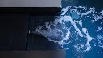Standard Room, 1 King Bed, Non Smoking, Pool Access | Vue de la chambre