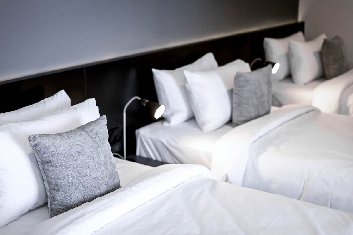 Standard Triple Room, 3 Twin Beds, Non Smoking | 1 bedroom, free minibar, in-room safe, desk