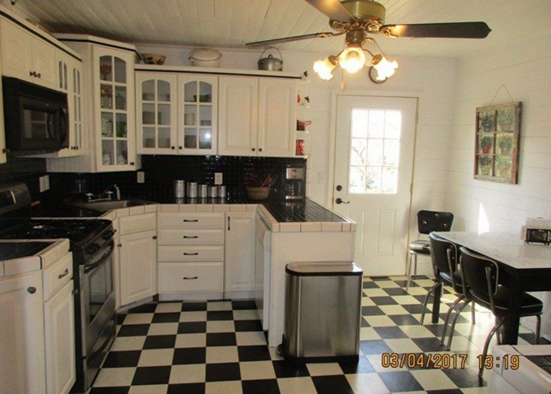 ENJOY HISTORIC DOWNTOWN FRANKLIN-STARTING AT 139 PER NIGHT SLEEPS 8! 