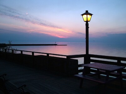 Olcott Beach House on lake Ontario near Niagara Falls