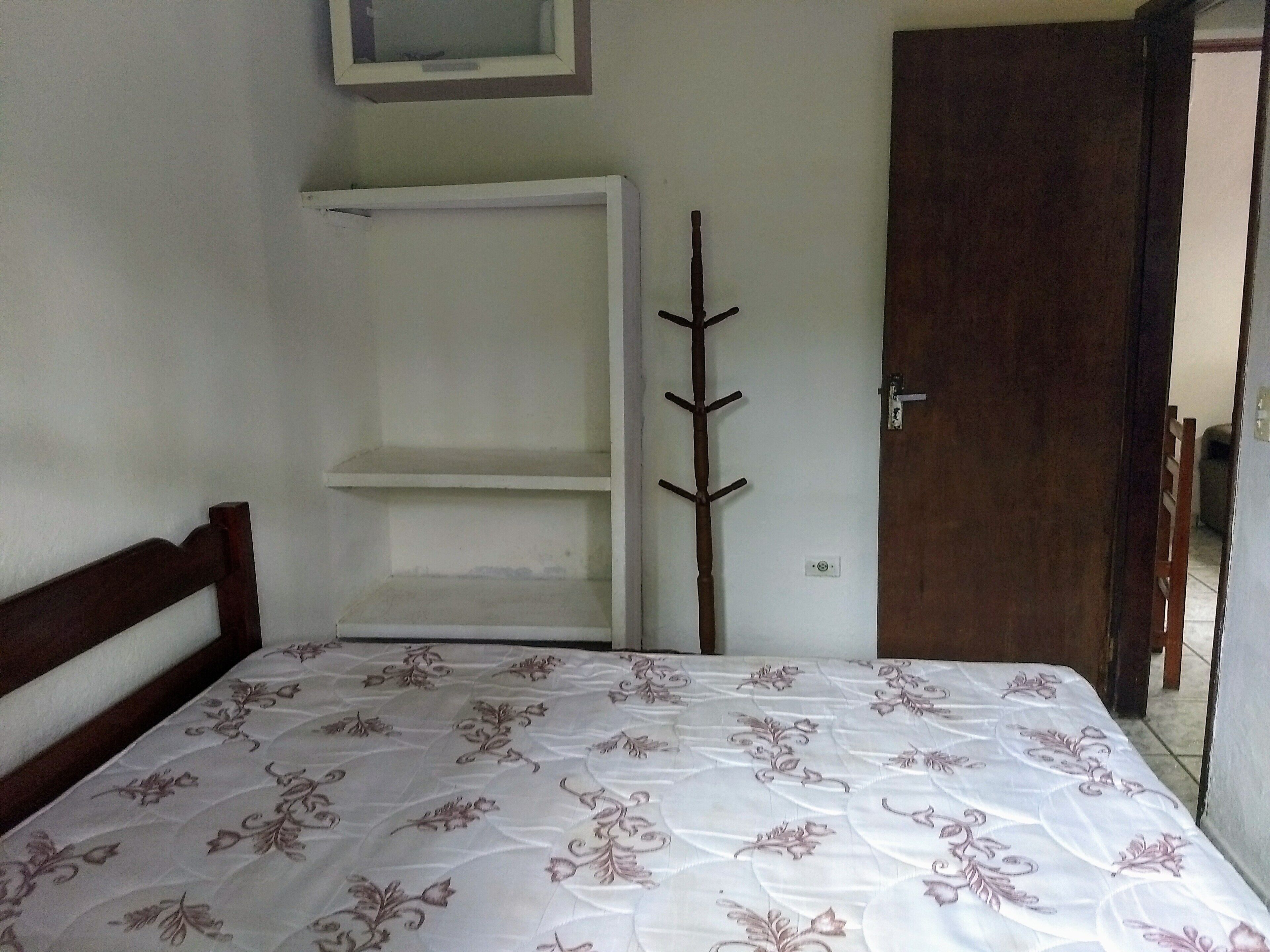 4 2 and 3 bedroom houses (living room, kitchen, bathroom, barbecue and furniture)