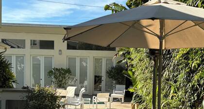 Beautiful Large Studio With a Private Bathroom In The Heart of Santa Monica