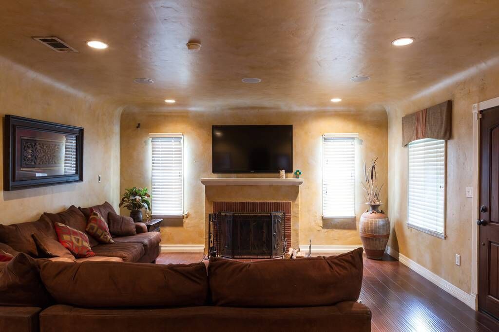 Beautiful Oasis Centrally Located - Whittier, CA