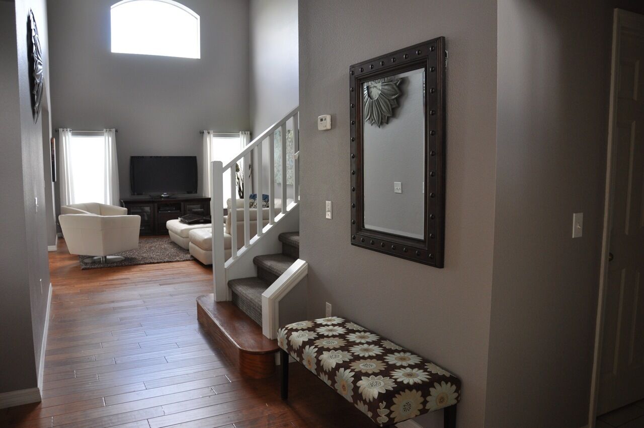Lakefront 5 Bed/3 Bath with Spa & Pool
