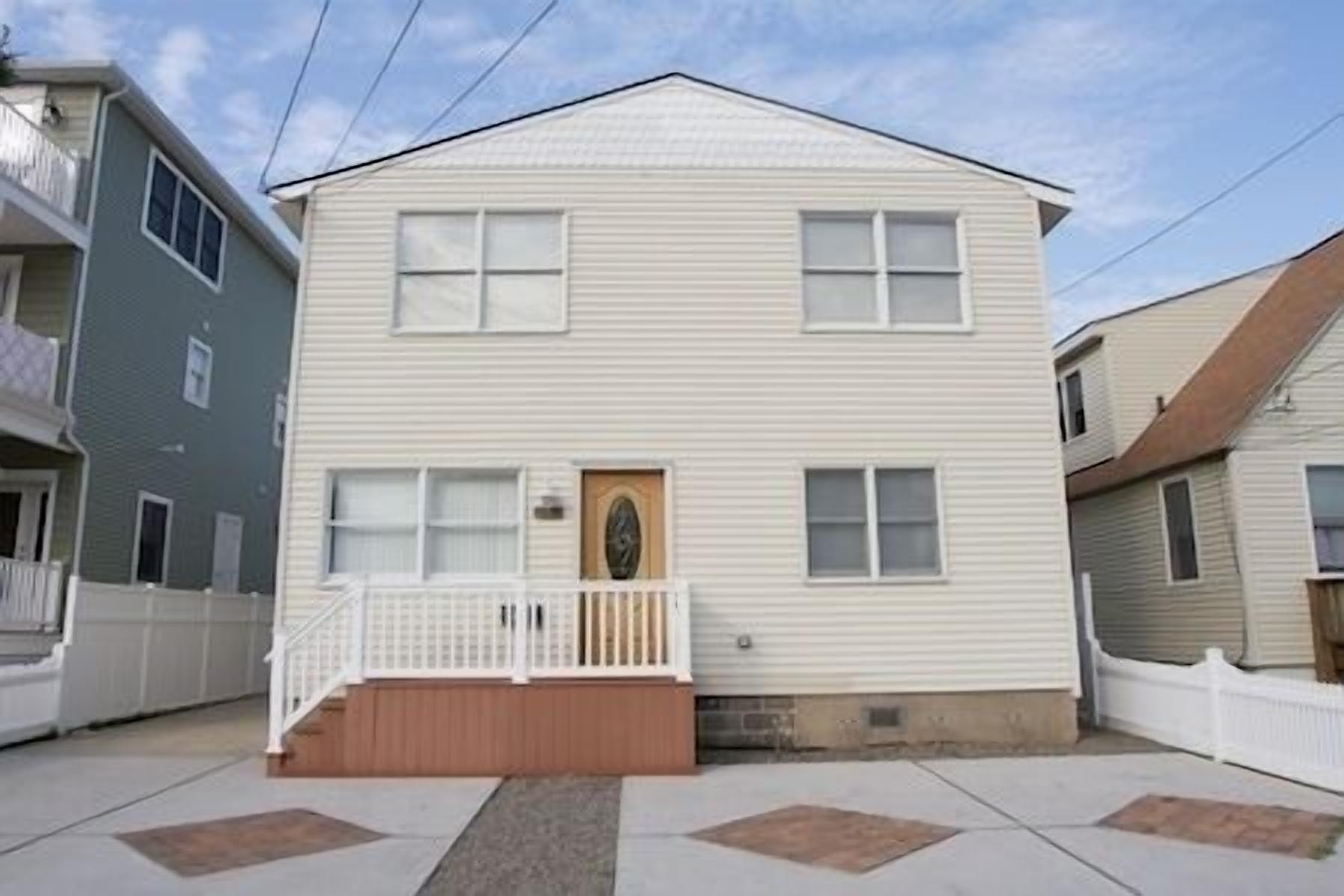 Oceanview 2 Bed RM 2nd Fl. Condo, Close to the Beach     