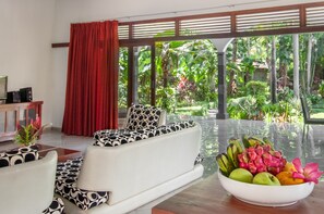 Interior - Large private villa with nice swimming pool in tropical garden (lovina)
