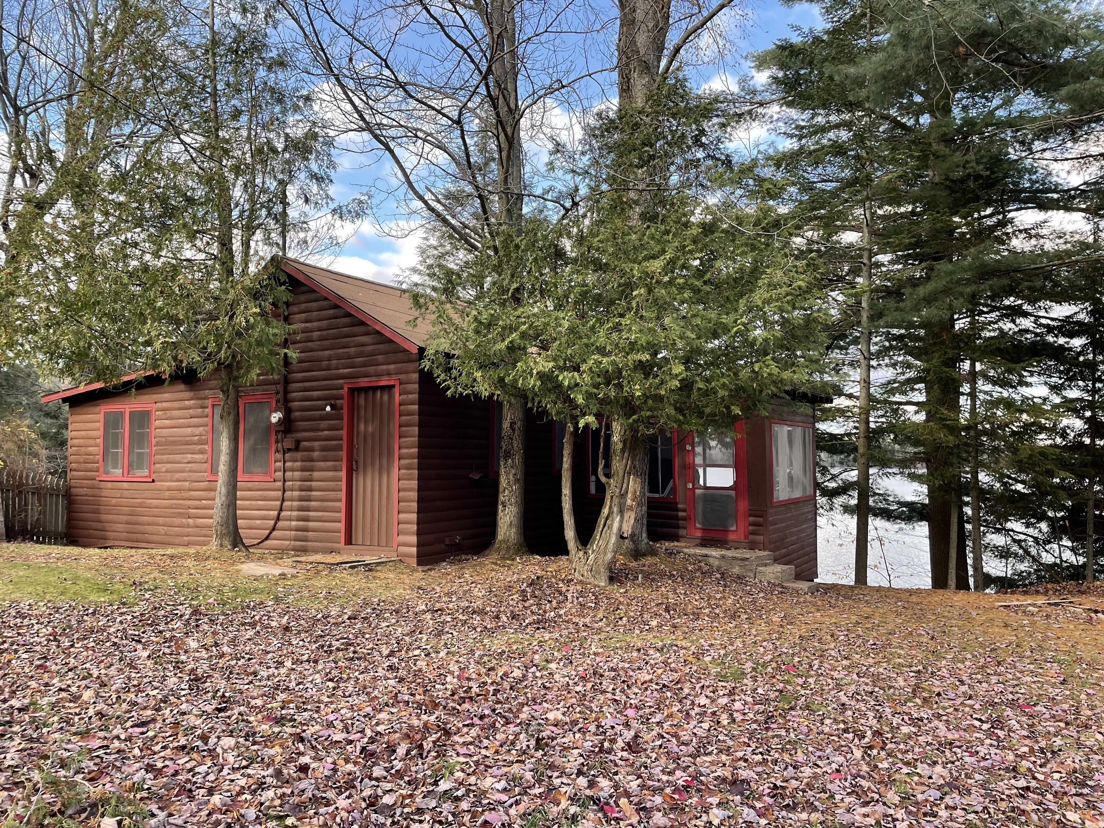 Romantic Lakeside Dream Cabin