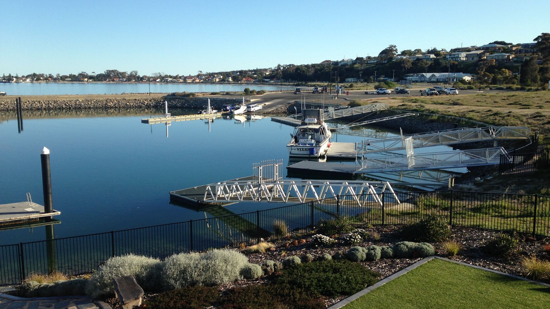 TARANGA MOORINGS - Waterfront with great views