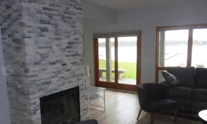 Smart TV, fireplace, DVD player