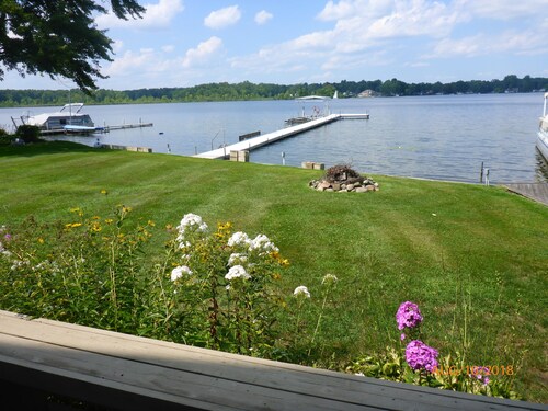 Portage Lakefront - Great View & Location - 5 Bedrooms - 3 Baths - 2 Car Garage