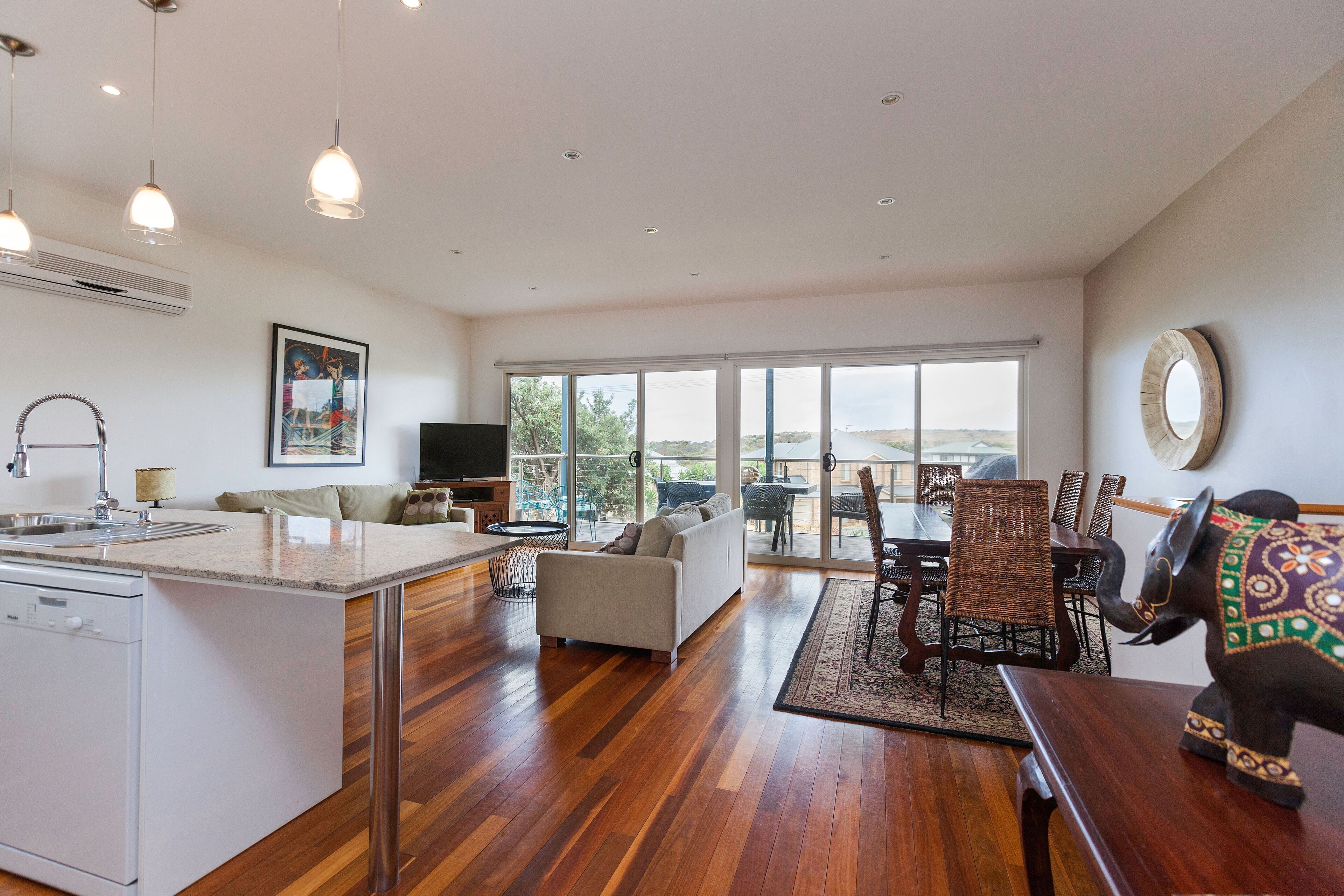 Bella Vista Beach House — image 8