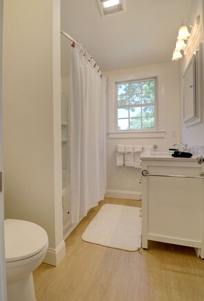Combined shower/bathtub, hair dryer, towels, soap - 4BR/3BTH Hyannis Port House w/Ocean Views!  Short Walk to 3 nice Ocean Beaches! (Hyannis)