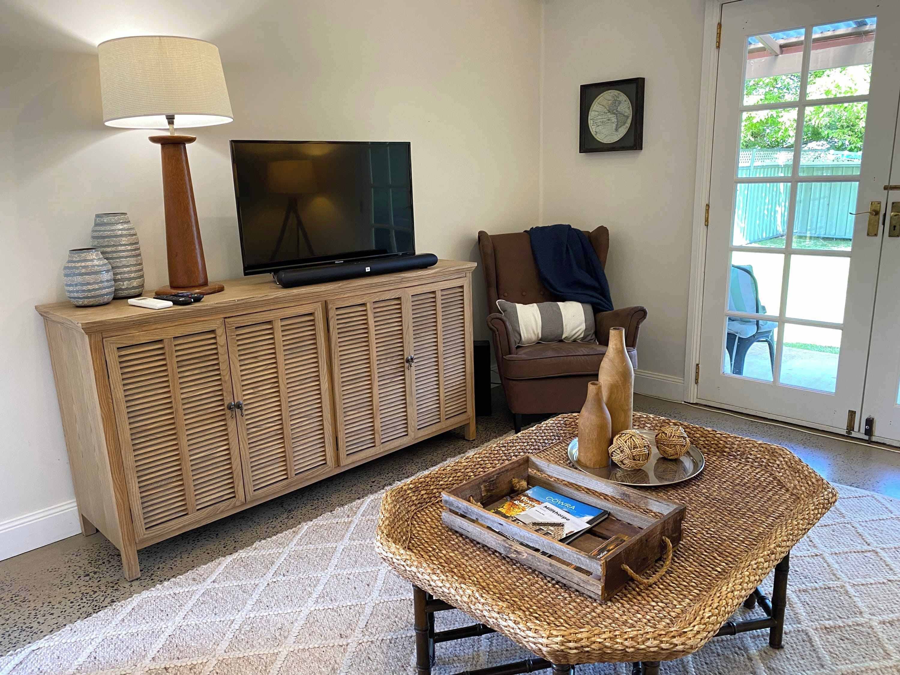 TV, stereo, offices