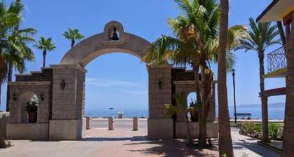 Ylellisyyttä Rugged Bajassa - Casa Jardin Azul, Loreto Bay
