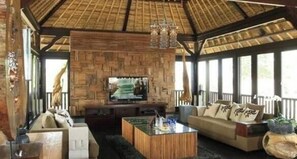 TV, fireplace, stereo