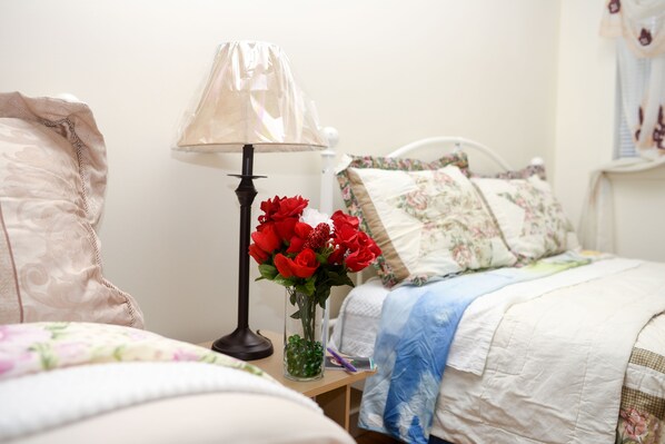 2 bedrooms, iron/ironing board, WiFi, bed sheets
