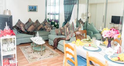 Spacious 2 BR APT First Floor Unit. 2Queens Sz Bed W Pvt Parking
