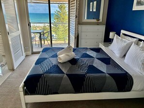 2 bedrooms, iron/ironing board, internet, bed sheets