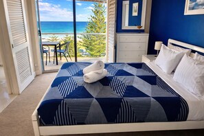 2 bedrooms, iron/ironing board, internet, bed sheets