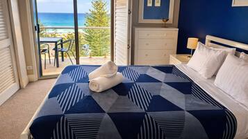 2 bedrooms, iron/ironing board, internet, bed sheets