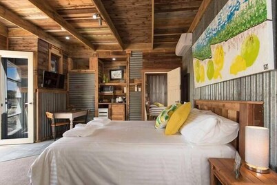 Bed in a Shed Stayz        Holiday Home Awards Finalist 