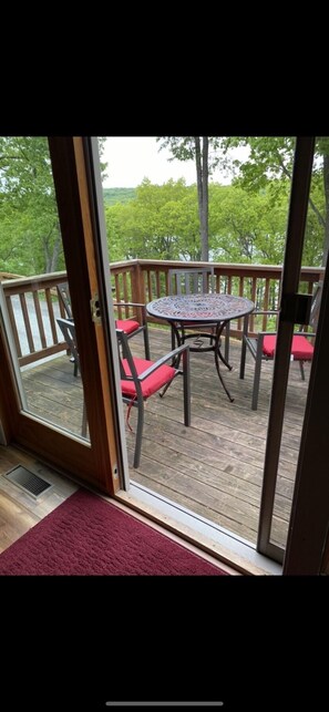 Interior - Sisters Treehouse (Oakland)