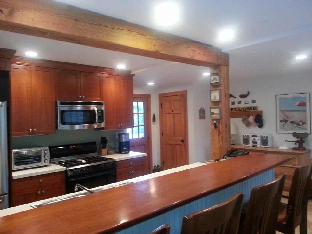 Great 5BR Compound Off Cliff Rd! Short Walk to Town & Beach!